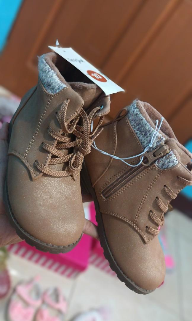 Cat and top jack boots