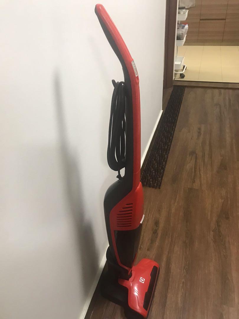 Electrolux Dynamica Pro Cordless Handstick Vacuum Cleaner EDYL35OR, TV