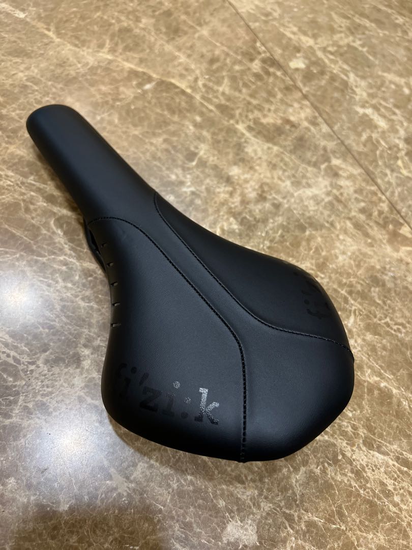 fizik r7 saddle review
