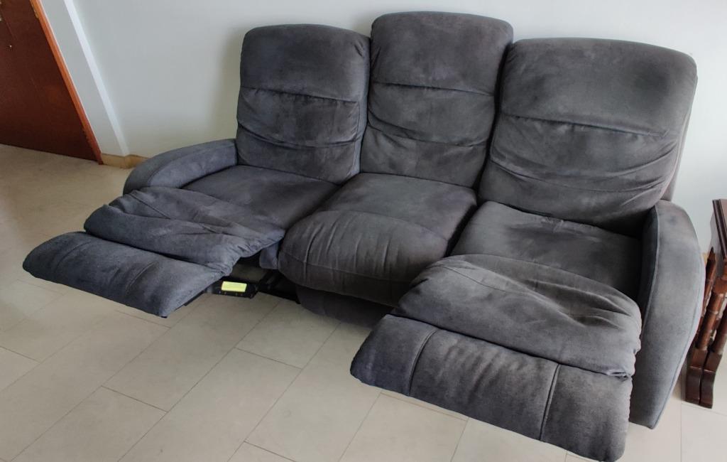 Negotiable price Heavily used Recliner Sofa with Fabric upholstery