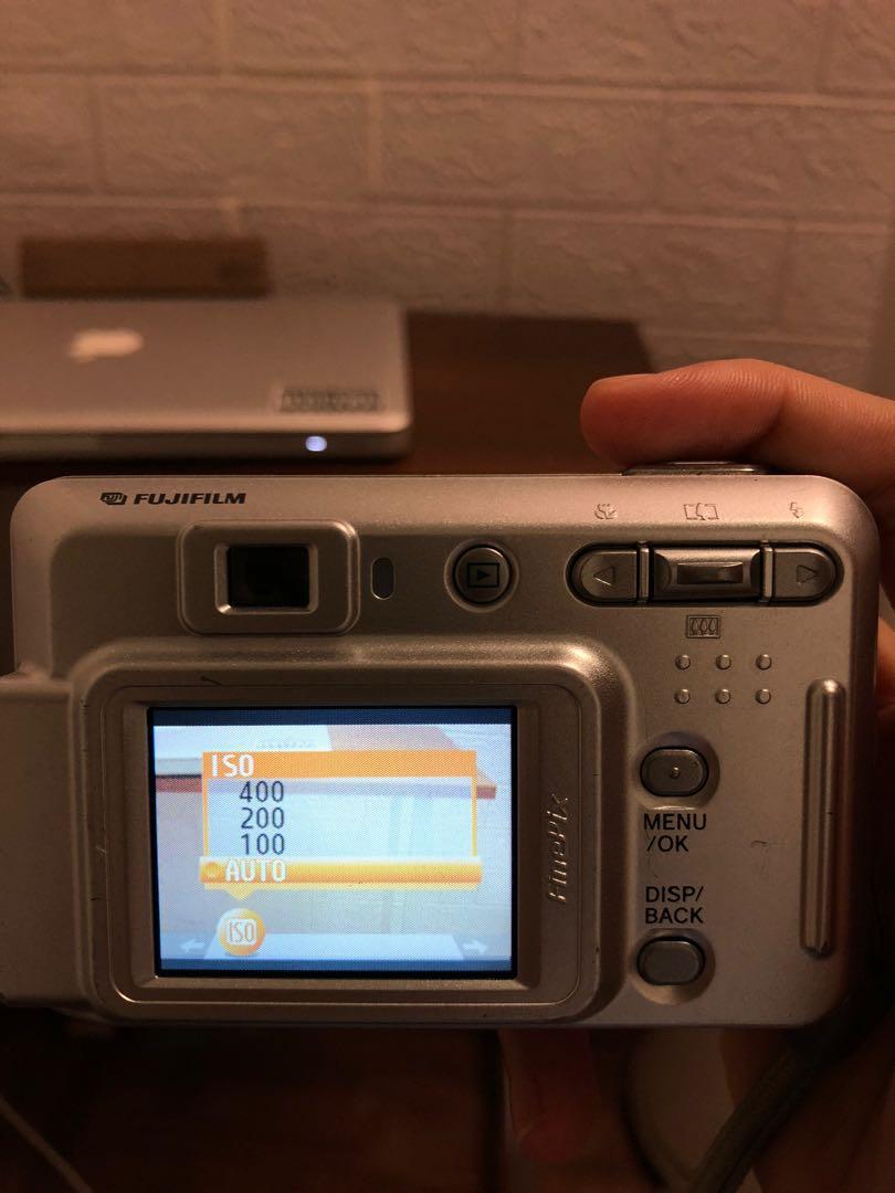 Fujifilm finepix A400, Photography, Cameras on Carousell