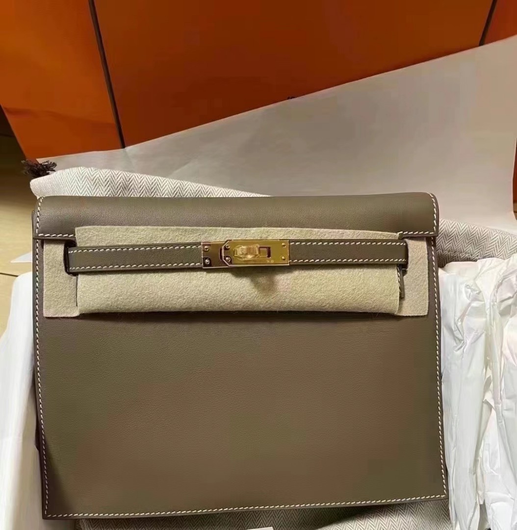 HERMÈS Kelly Danse Nata Ostrich leather GHW, Luxury, Bags & Wallets on  Carousell