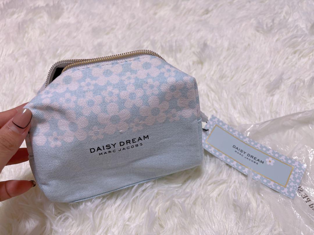marc jacobs daisy cosmetic bag