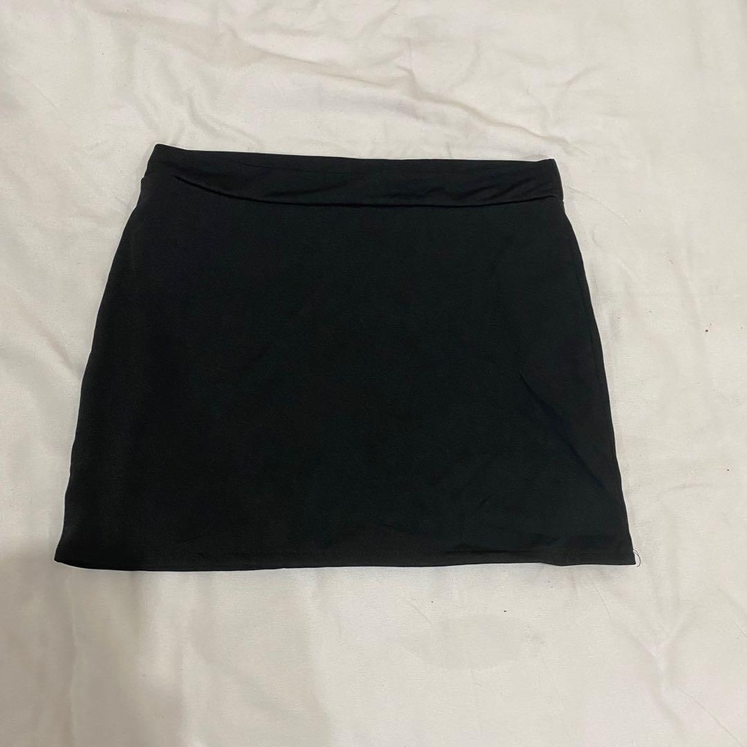 black mini skirt