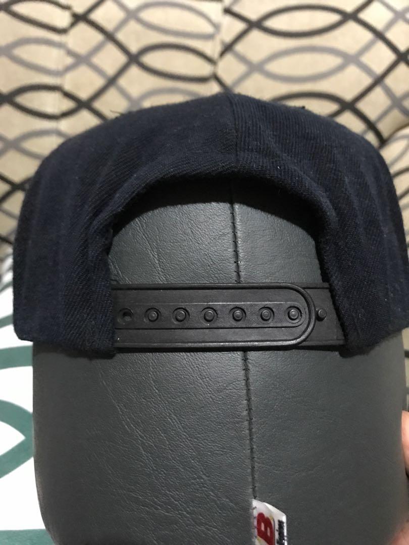NFL Headmaster Vintage Cap (Category: Caps & Hats) located in Calapan. Submitted by axlefinestpicks (Listing ID 1154730820, Image 3). Description: Vintage Cap NFL On Fox Wool-Combi 1000 No issues Used item lang. Item by Headmaster Legit na vintage hindi custom. Invest sa vintage CAPatid wag sa ekeps.👌.