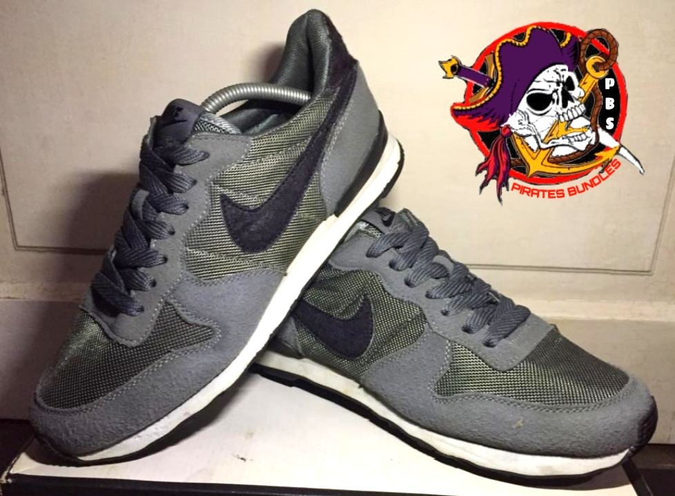 Nike internationalist hotsell grey mens