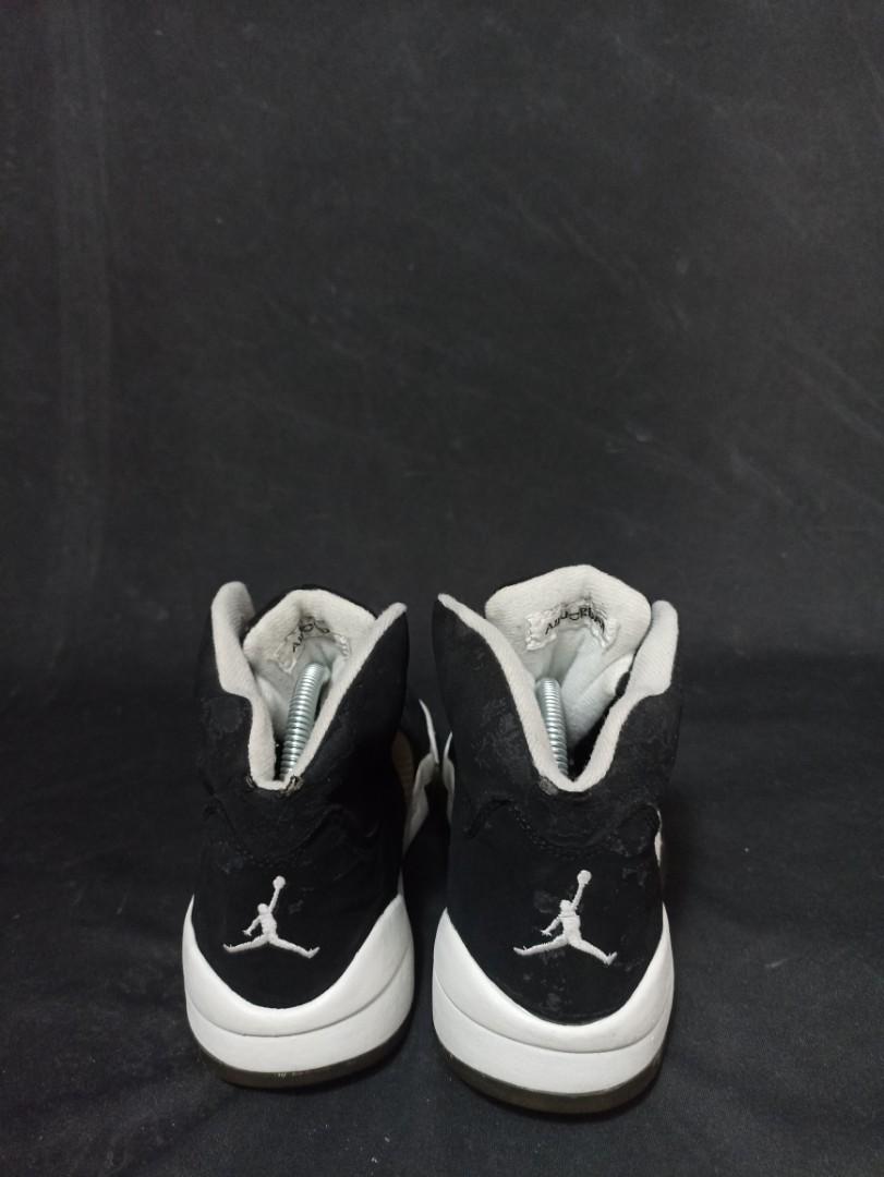 jordan retro 5 black and white
