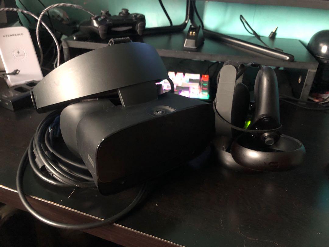 Oculus rift s hotsell button on headset