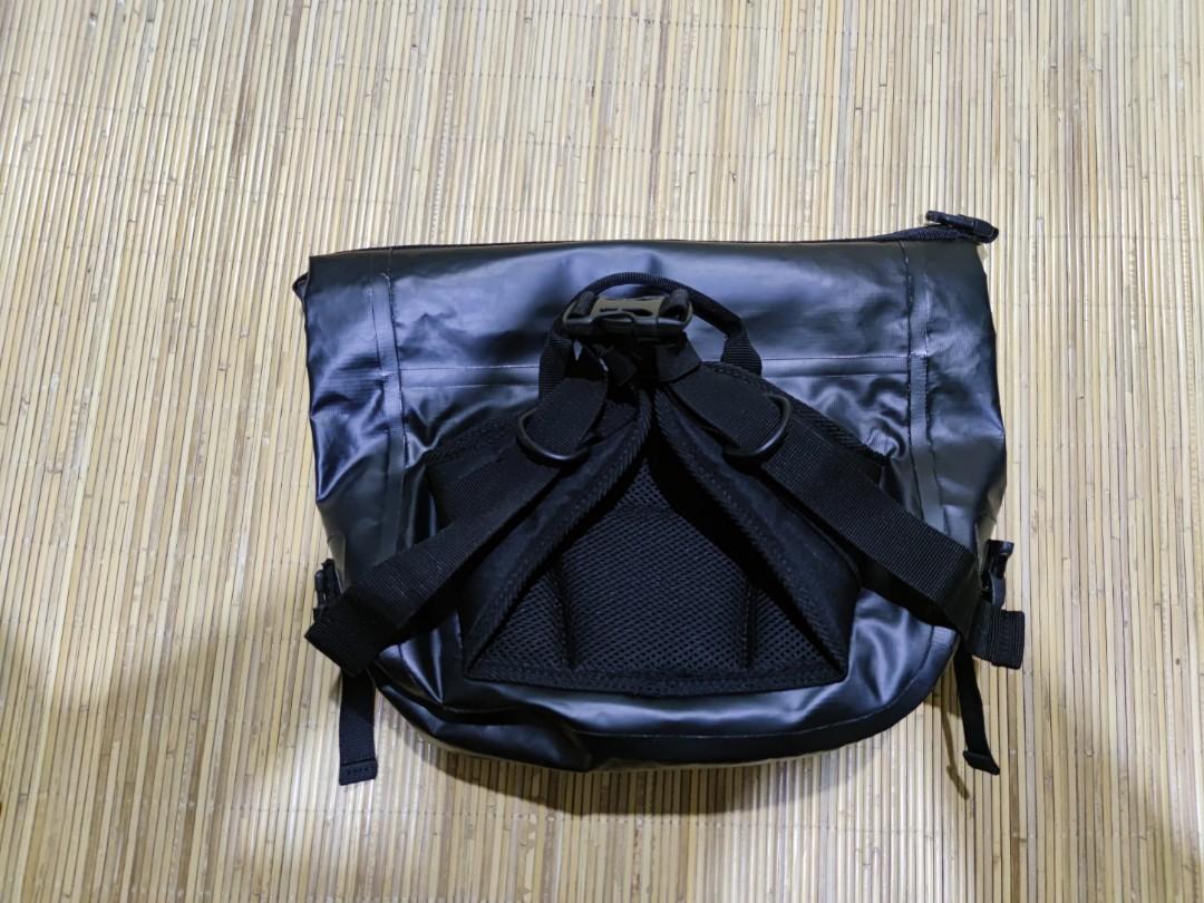 Hypergear waist deals pouch large