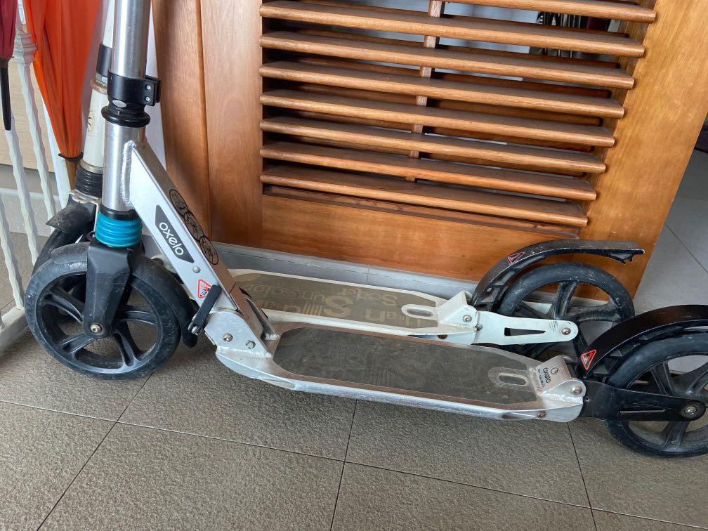 Oxelo Town 7 Urban Susp 200mm scooter 🛴, Sports Equipment, Sports \u0026 Games,  Skates, Rollerblades \u0026 Scooters on Carousell