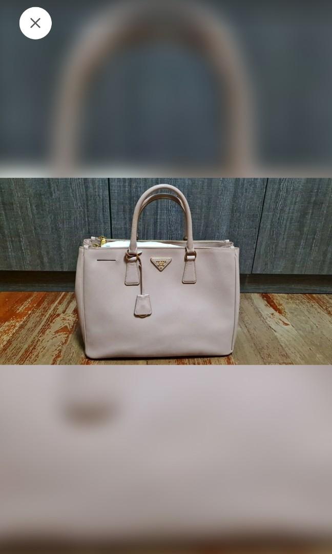 Prada Galleria Medium bag in powder pink Saffiano leather ref