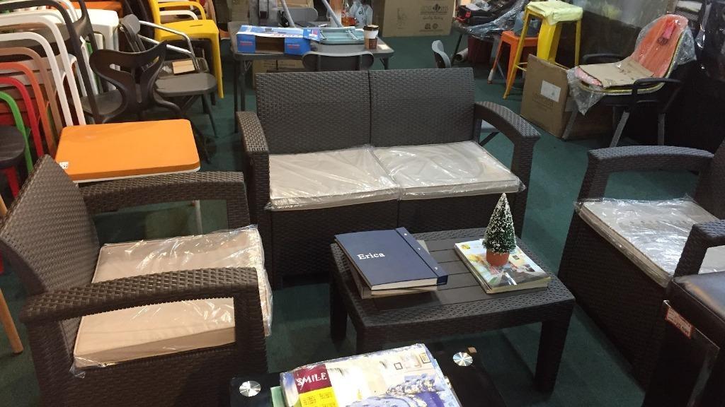 Plastic sofa 2025 set with table