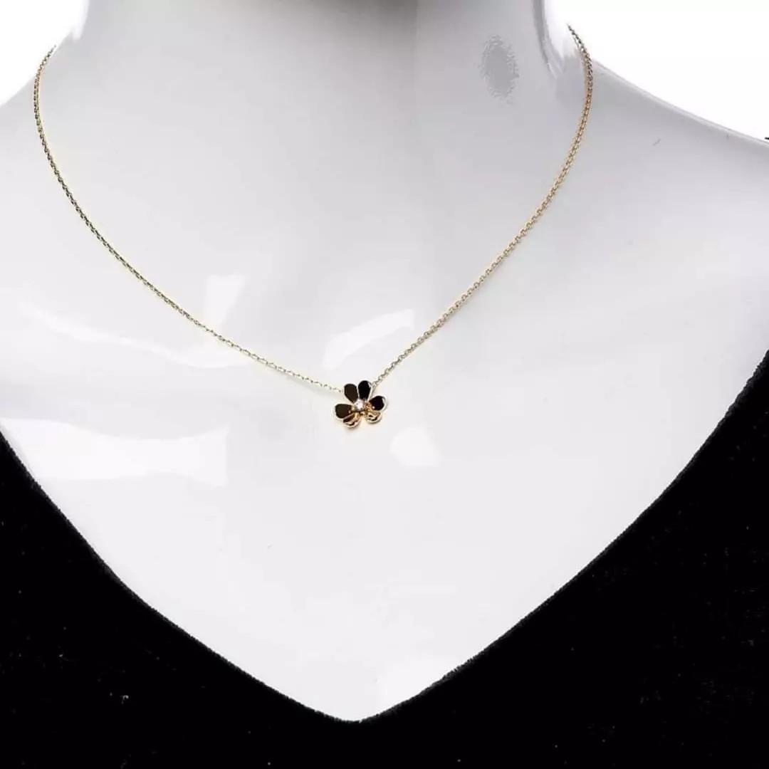 Vca deals flower necklace