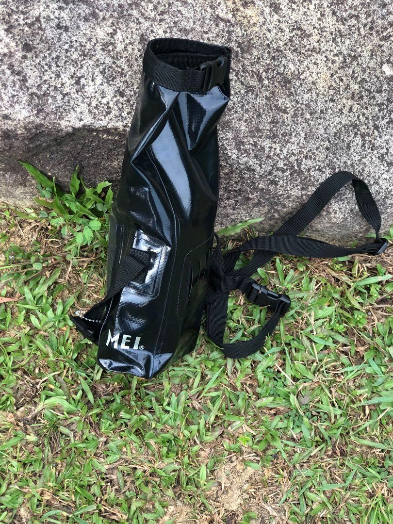 WATERPROOF MEI HUNTINGTON SURF SLING BAG NOSWT, Men's Fashion, Bags