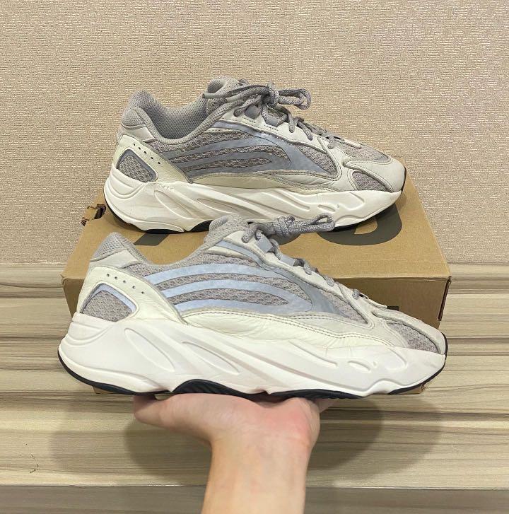 yeezy 700 size 6