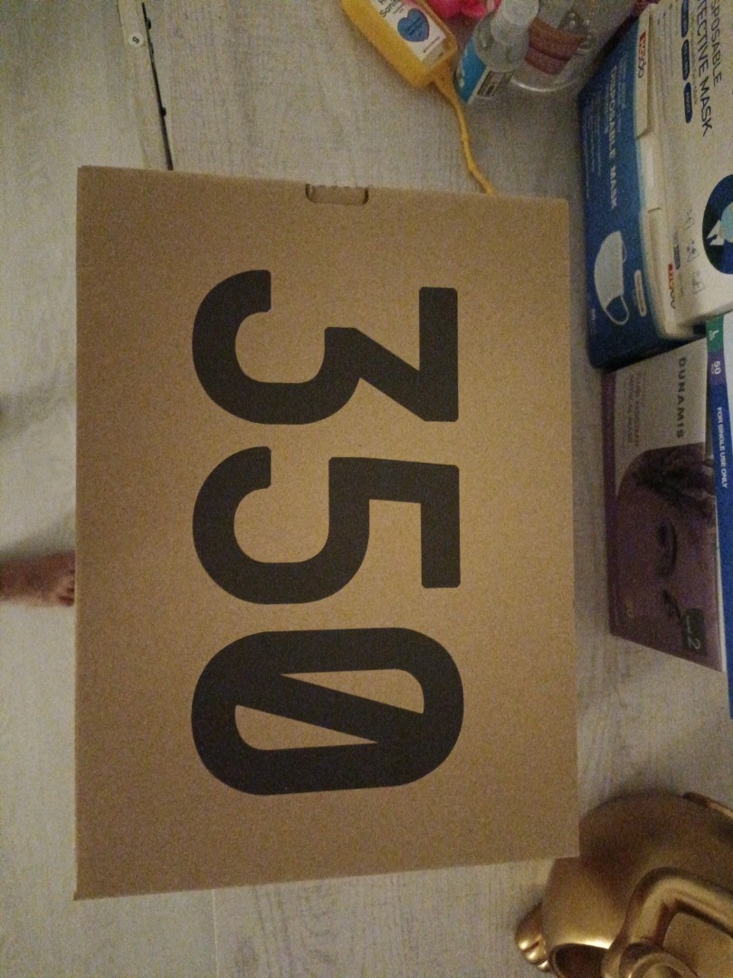 Yeezy shoe box, Men's Fashion, Footwear, Sneakers on Carousell