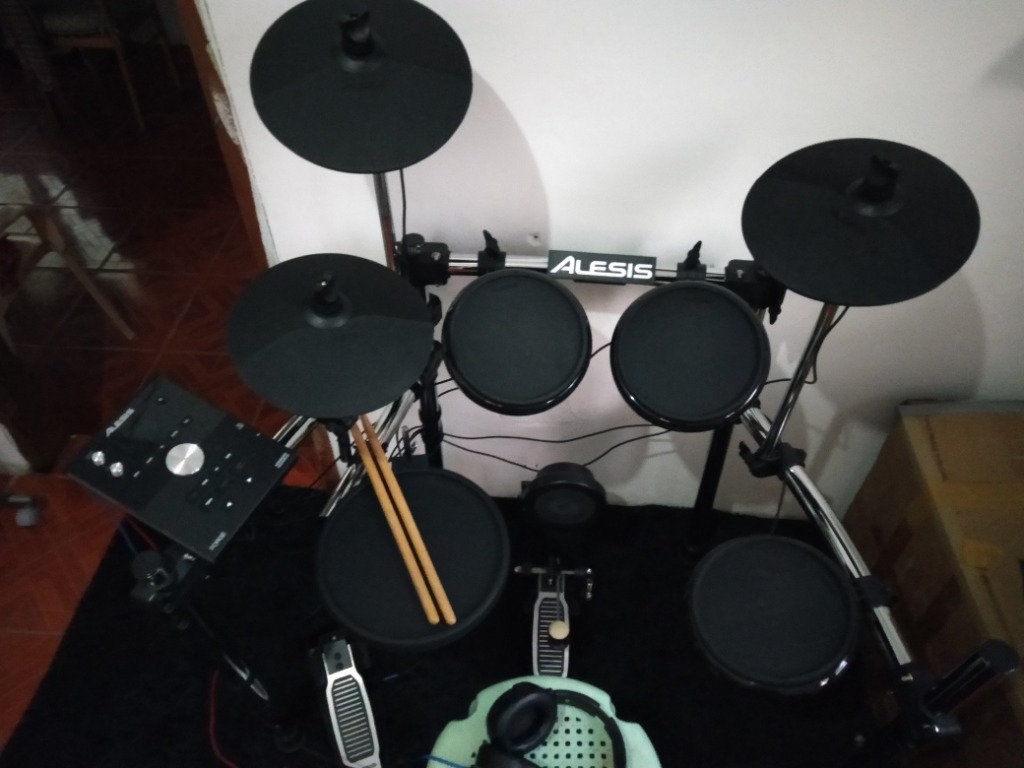 Alesis Electronic Drum Kit, Hobbies & Toys, Music & Media, Musical Instruments on Carousell