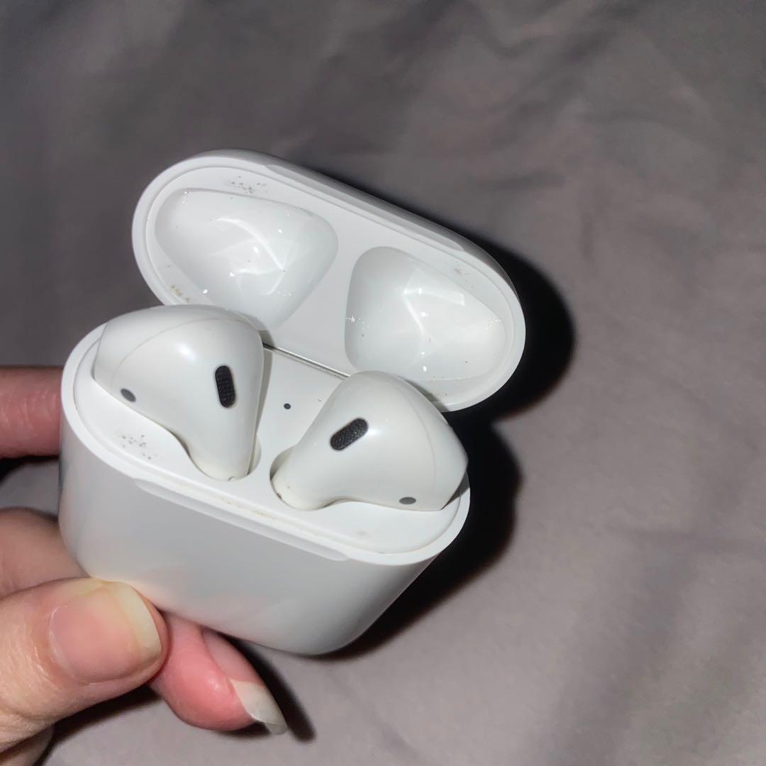 Apple Airpods Gen 2 ORI + LENGKAP + FREE CASE, Telepon Seluler & Tablet
