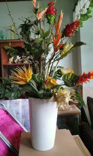 Artificial Flower arrangements (version 2) (vase included)