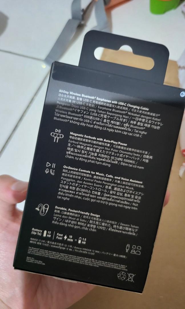 Beats Flex (Category: Earphones) located in Cavite. Submitted by noeminess101 (Listing ID 1154891670, Image 2). Description: brand new.