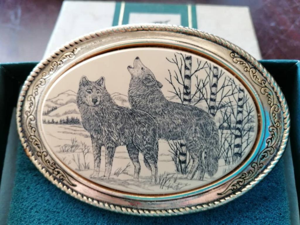 Scrimshaw belt buckle top