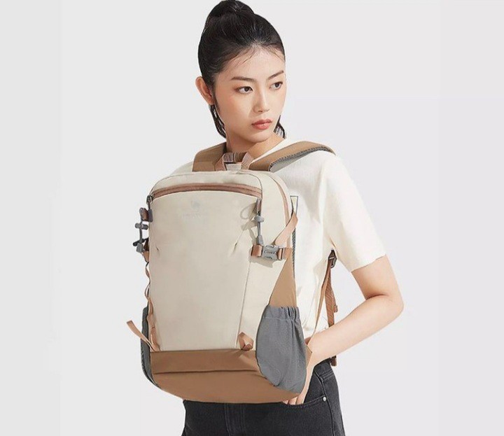 Camel on sale crown backpack