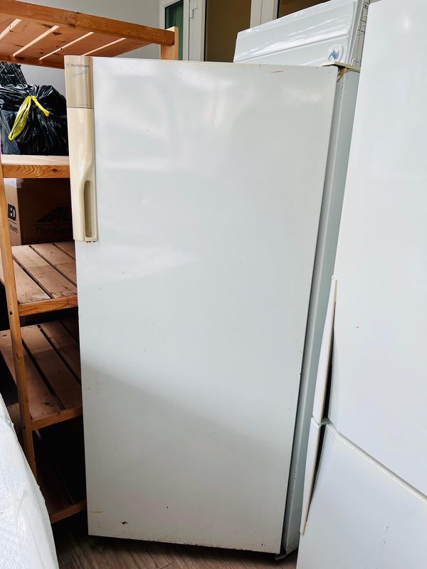 westinghouse 91 litre upright freezer