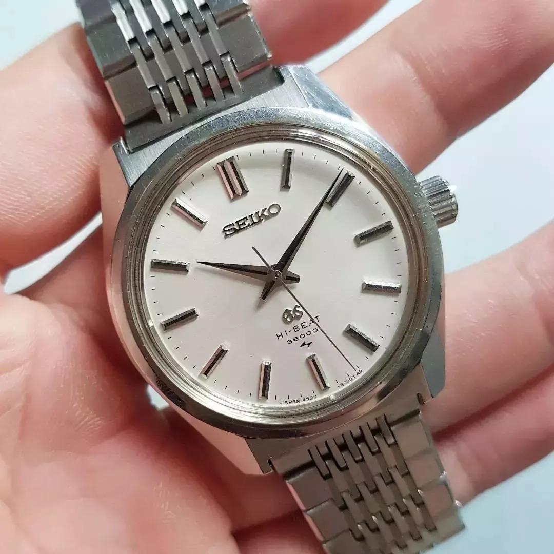 Grand Seiko 4520-8000 with 61gs bracelet, Men's Fashion, Watches &  Accessories, Watches on Carousell