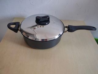 (Kategori: ) berada di . Dikirim oleh 3mwardrobe (ID iklan 1154825469, Gambar 1). Deskripsi: .