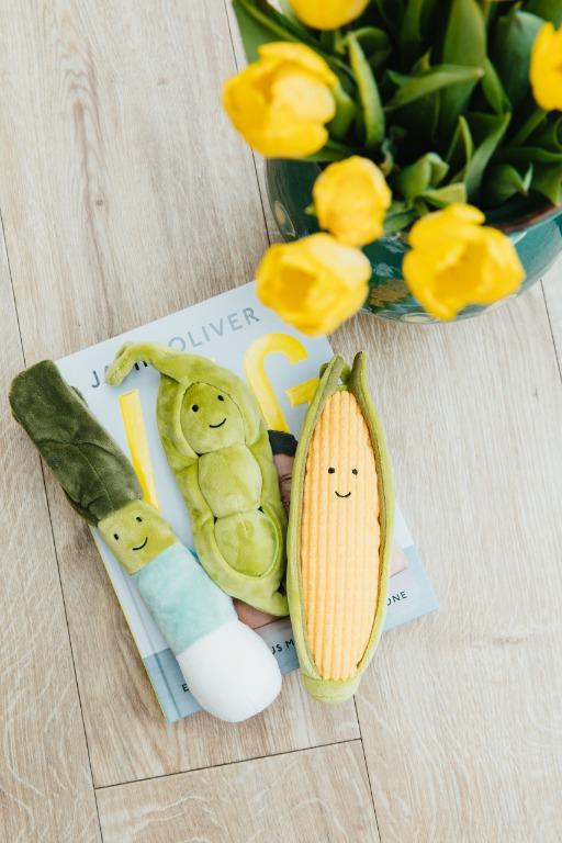 JELLYCAT Amuseable Sweetcorn 玉米公仔 (30cm), 兒童＆孕婦用品, 嬰兒玩具 Carousell