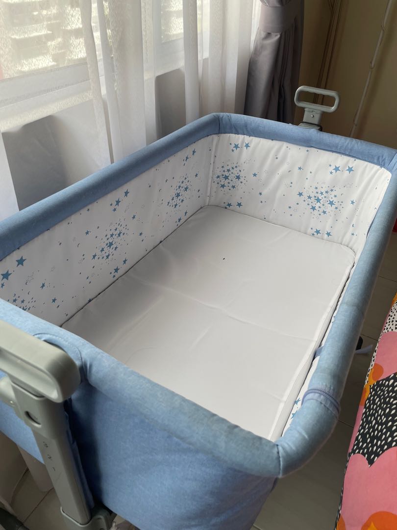 Juniors peyton side store bassinet