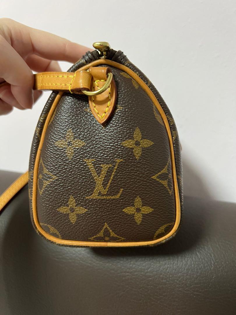 What's In My Bag?! Louis Vuitton Nano Speedy Review & Mod Shots