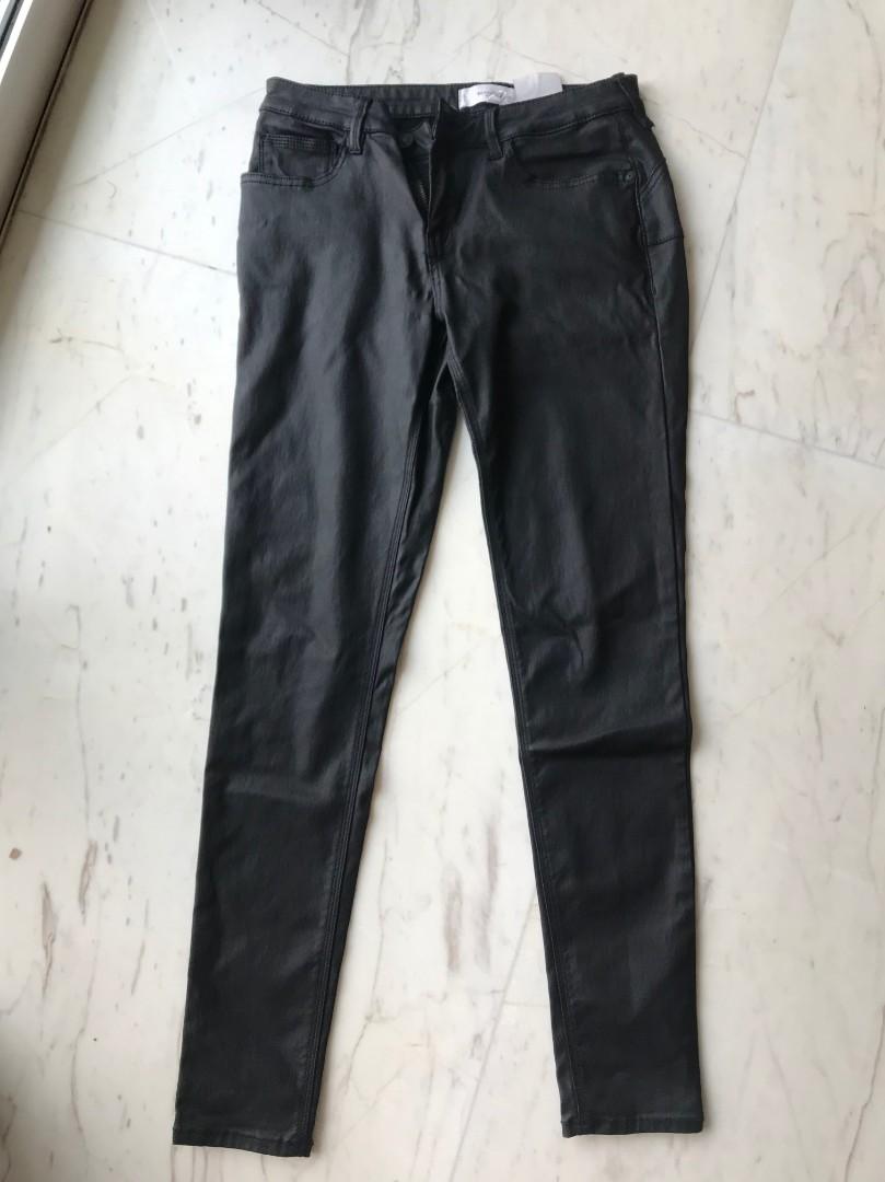 MANGO Skinny Jeans Coated KIM, Fesyen Wanita, Pakaian Wanita, Bawahan di  Carousell