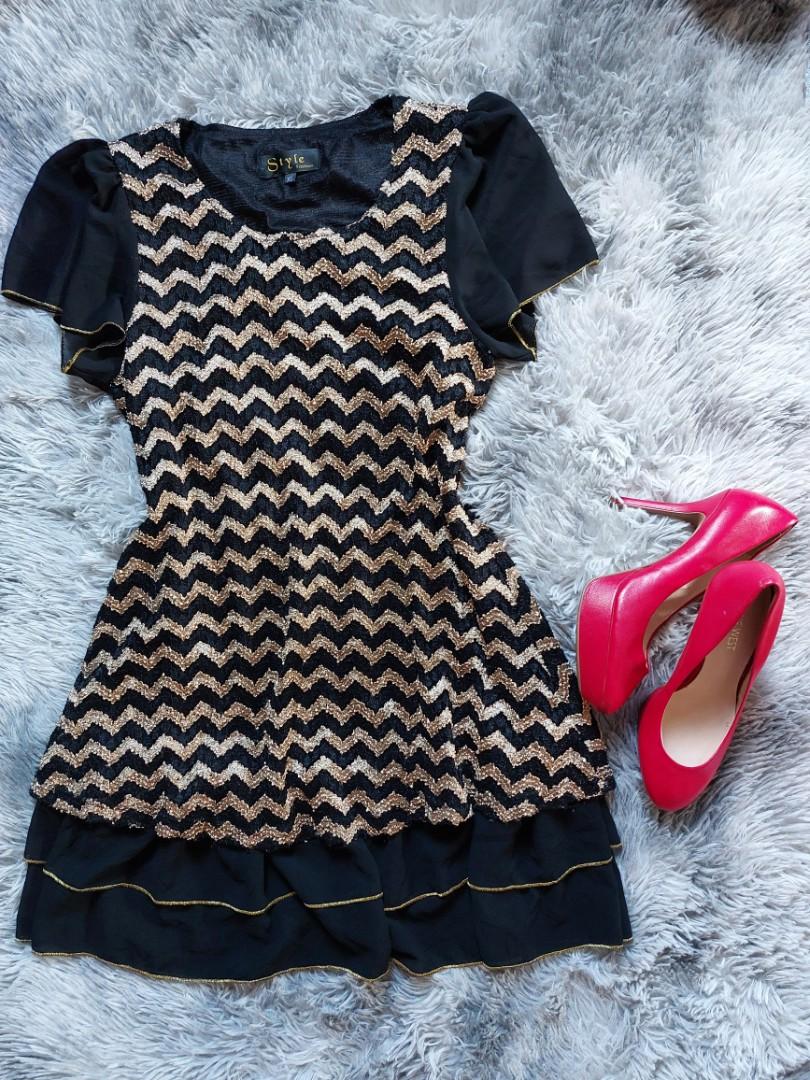 Mini dress (Category: Dresses) located in Makati City. Submitted by crisfb (Listing ID 1154871771, Image 1). Description: stretchy in gold and black color. XL on tag but also this can fit small to medium...