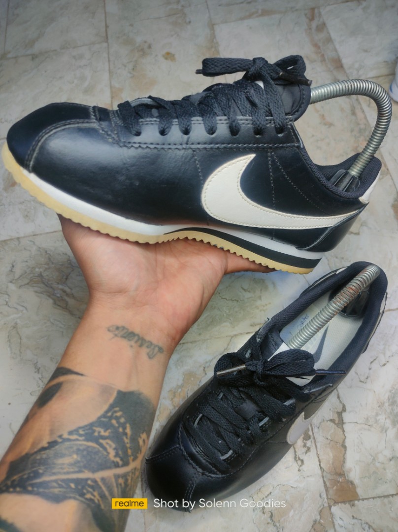 nike modairna