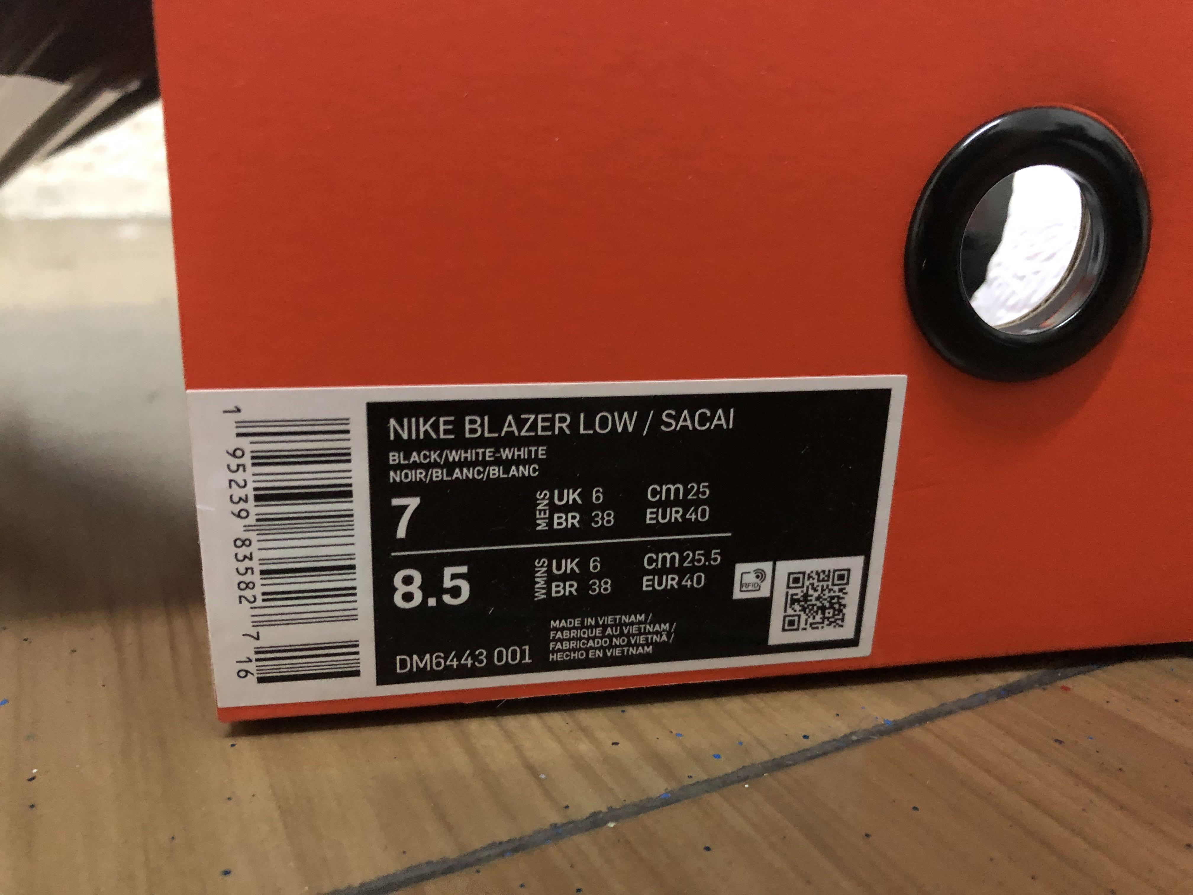 Nike Blazer Low Sacai Size 7us, Fesyen Pria, Sepatu , Sneakers di Carousell