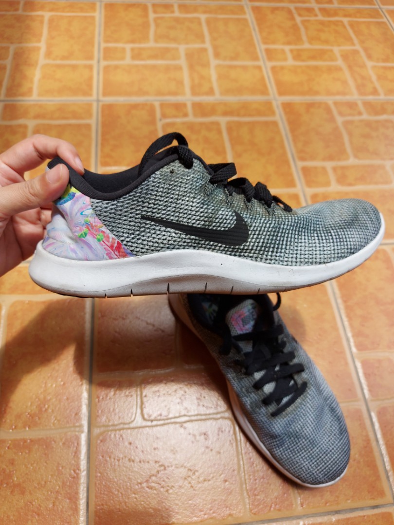 Nike flex running shoes