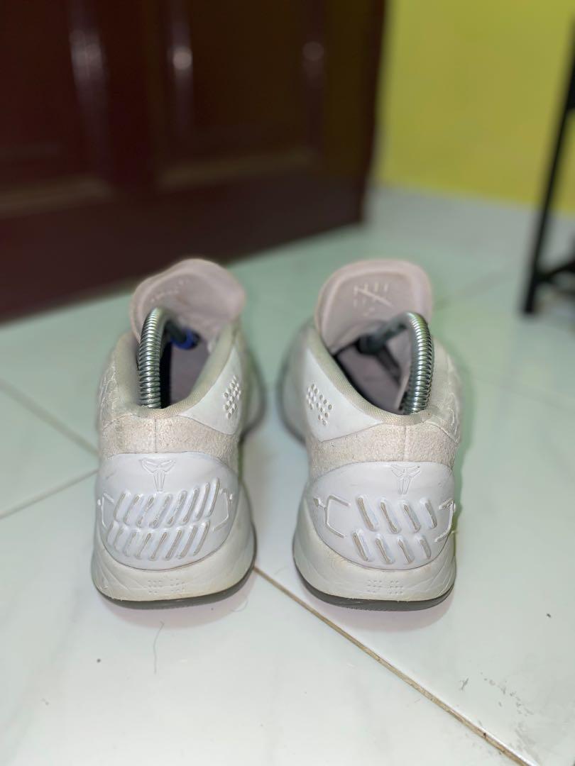 Kobe ad cheap size 6.5