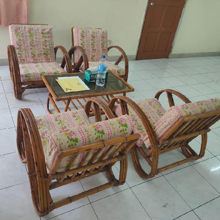 Used discount rattan sofa