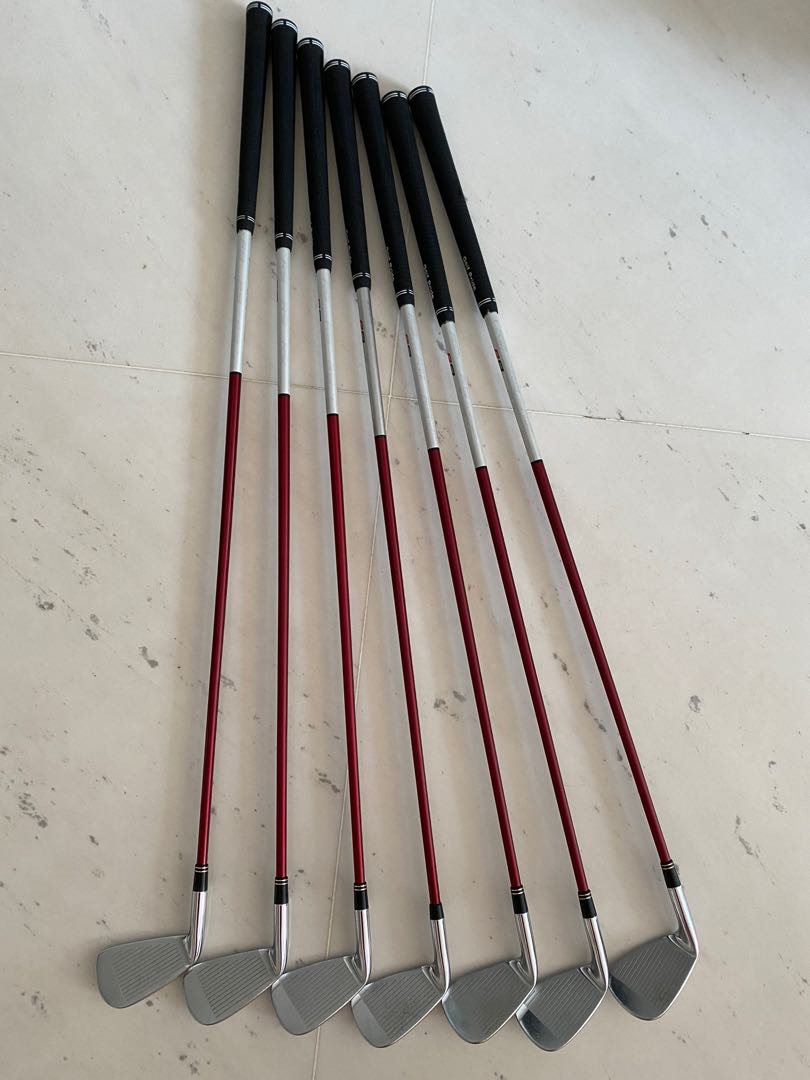 Lot De 7 Poignées (grips) TaylorMade R9 Fers Forgés 4-PW - Tiges Acier Rigide, Grips GolfPride - Occasion