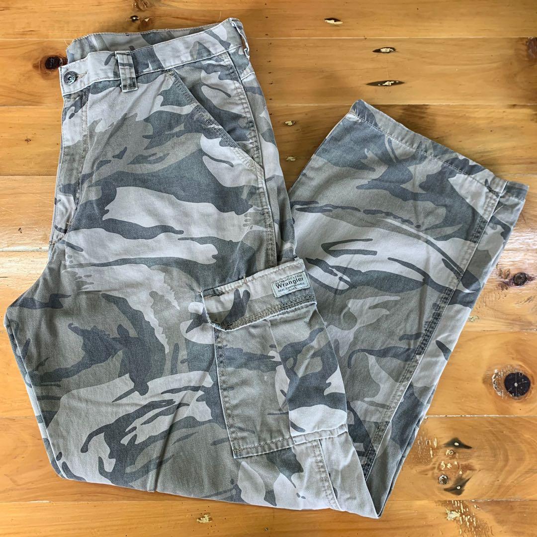 Wrangler Camo Cargo Pants, Men's Fashion, Bottoms, Chinos on Carousell