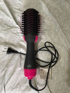 (Category: ) located in . Submitted by declutterxy (Listing ID 1154988389, Image 1). Description: .