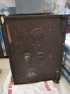 ANTIQUE WEST BROMWICH SAFE