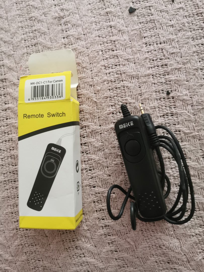 Camera remote switch, Photography, Cameras on Carousell