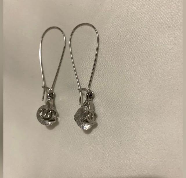drop earrings non tarnish zirconia stone (Category: Earrings) located in Valenzuela. Submitted by maks28 (Listing ID 1154990467, Image 1). Description: 9/10 condition RFS: decluttering Payment options: BDO/BPI/GCASH 1 day reservation only No return No exchange Shipping fee shouldered by the buyer .