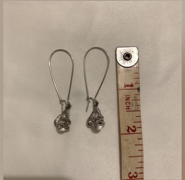 drop earrings non tarnish zirconia stone (Category: Earrings) located in Valenzuela. Submitted by maks28 (Listing ID 1154990467, Image 3). Description: 9/10 condition RFS: decluttering Payment options: BDO/BPI/GCASH 1 day reservation only No return No exchange Shipping fee shouldered by the buyer .