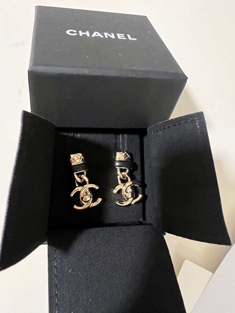Chanel earring, Women's Fashion, Jewelry & Organisers, Earrings on