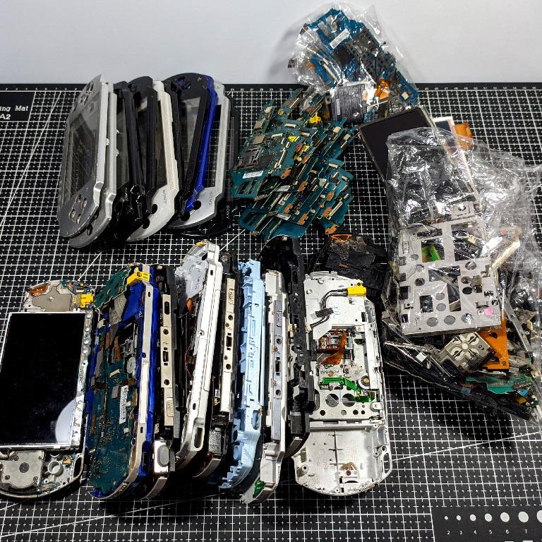 Defective Playstation Portable PSP lot for parts, Video Gaming, Video