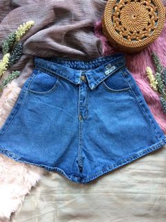 (Category: ) located in . Submitted by _clothescollection (Listing ID 1154944313, Image 1). Description: .