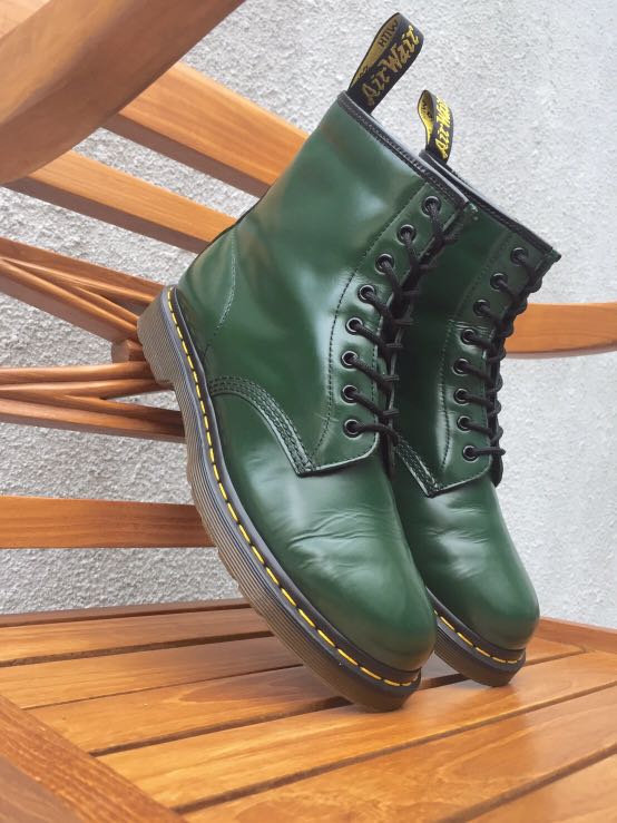 Dr. Martens 1460 Green Smooth | Size 9 uk, Fesyen Pria, Sepatu , Sepatu  Boot di Carousell